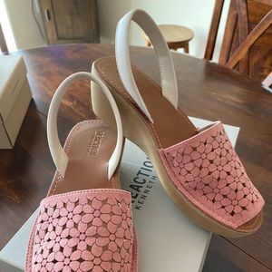 Kenneth Cole Reaction Coral Wedge